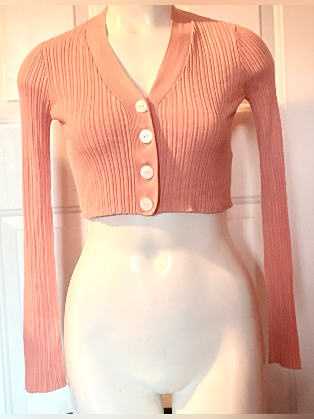 Lovers & Friends Women's Ribbed Button-Up V-Neck Cropped Sweater size Small